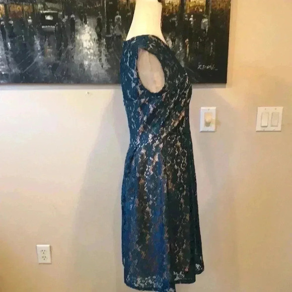 NWT Sandra Darren Green Sleeveless Classic Lace  Fit Flare w/peephole Back-10 - Picture 3 of 9